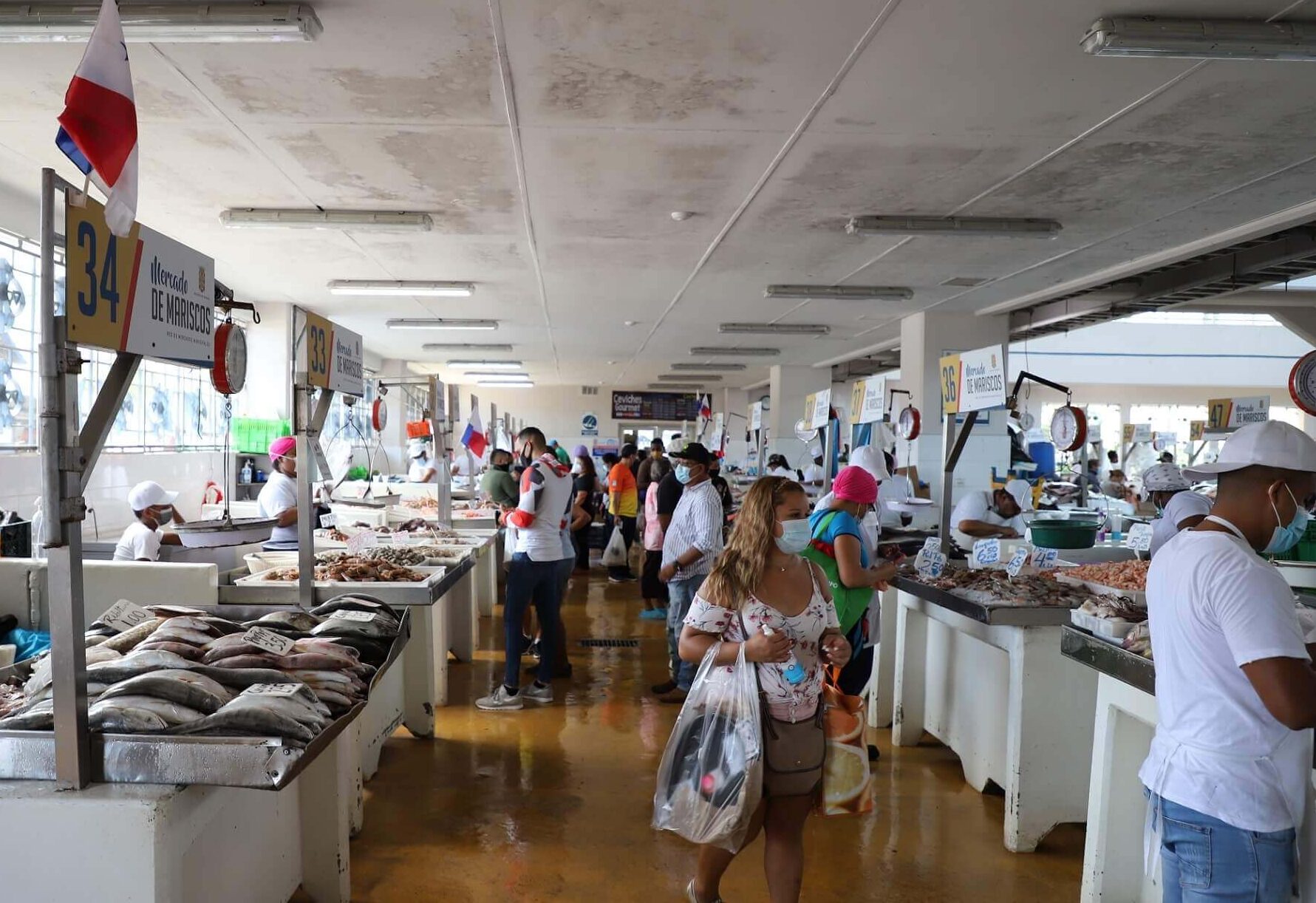 Local market produce in Panama, where shopping local stretches a $2,000-a-month grocery budget further than imported goods